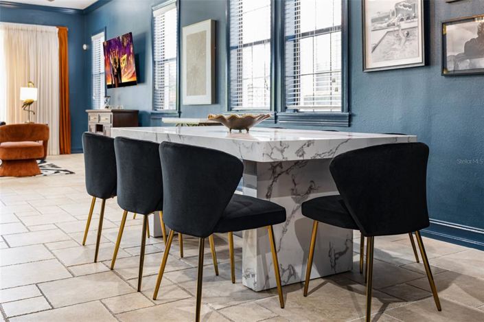 Image No.25-5 Bed Property for sale