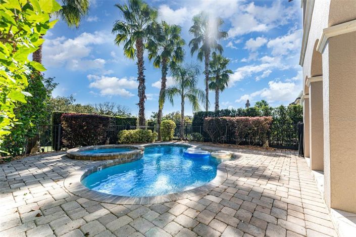 Image No.35-5 Bed Property for sale