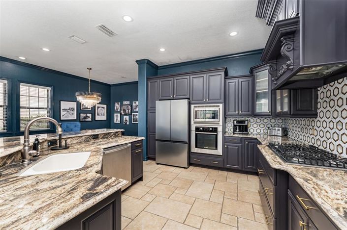 Image No.50-5 Bed Property for sale