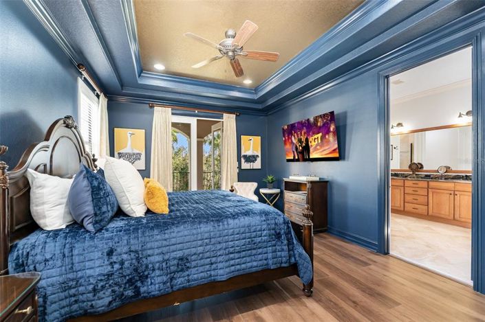 Image No.56-5 Bed Property for sale