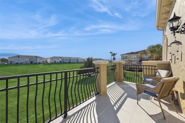 Image No.20-4 Bed Townhouse for sale