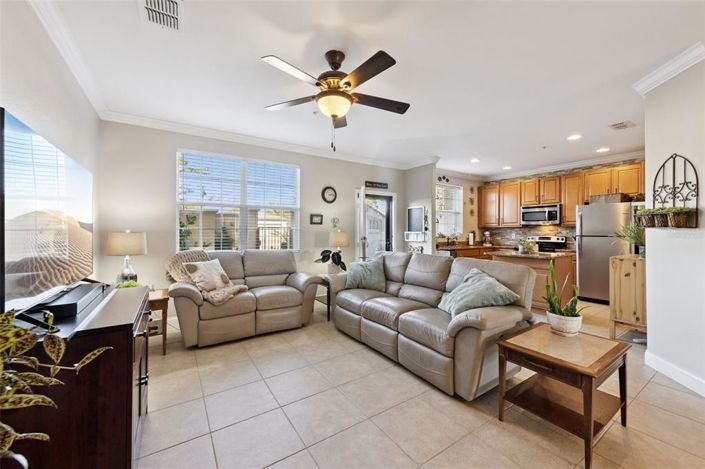 Image No.4-4 Bed Townhouse for sale