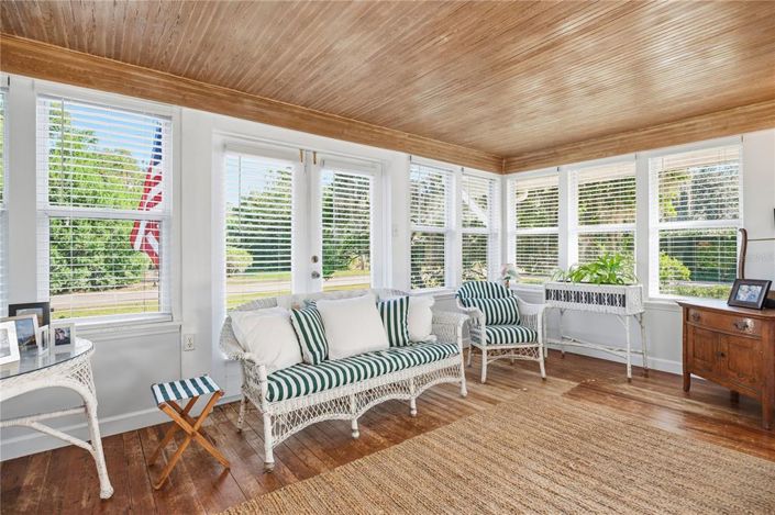 Image No.10-2 Bed Property for sale