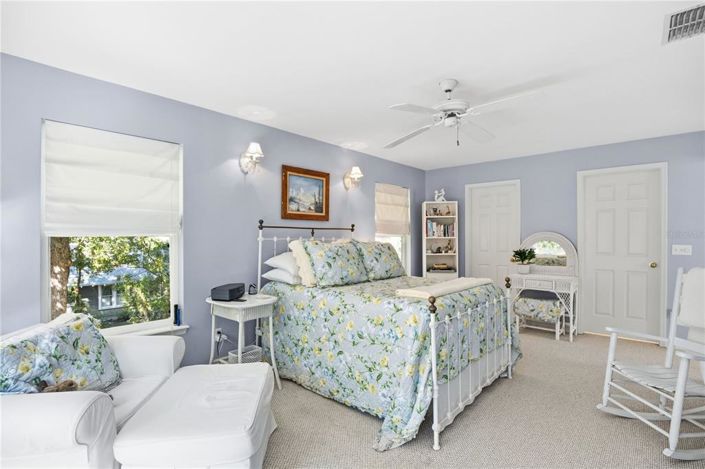 Image No.20-2 Bed Property for sale