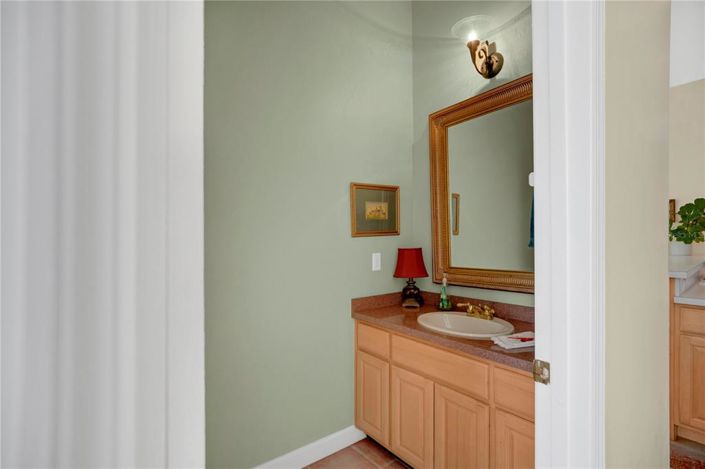 Image No.25-2 Bed Property for sale