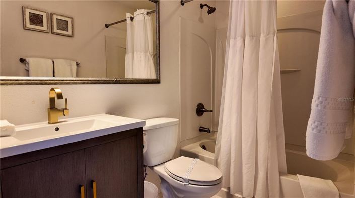 Image No.6-2 Bed Property for sale