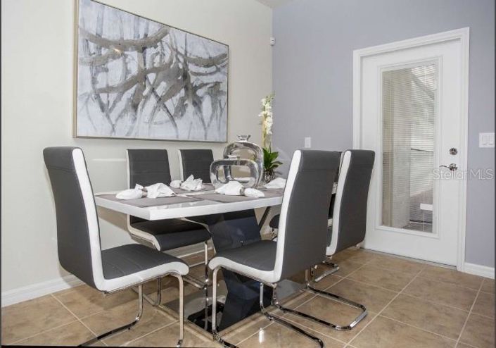 Image No.8-5 Bed Townhouse for sale