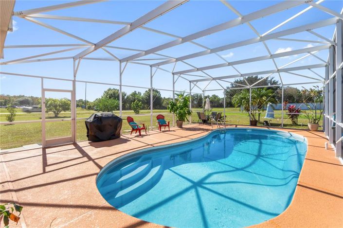 Image No.12-5 Bed Property for sale