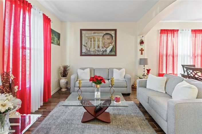 Image No.14-5 Bed Property for sale