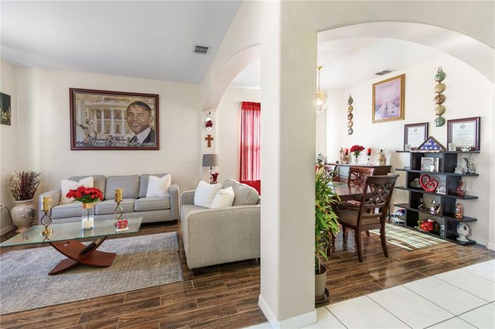 Image No.17-5 Bed Property for sale