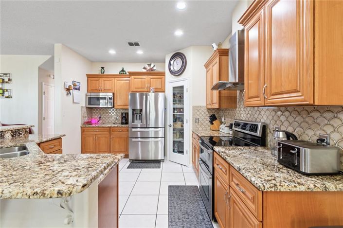 Image No.24-5 Bed Property for sale