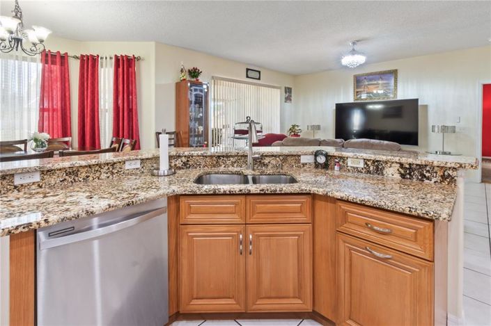 Image No.25-5 Bed Property for sale