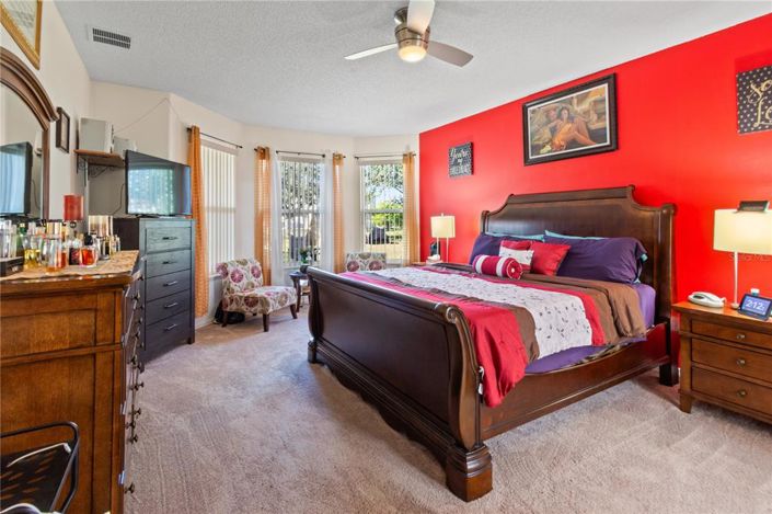 Image No.30-5 Bed Property for sale