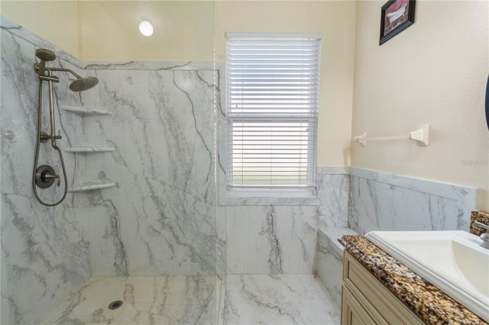 Image No.32-5 Bed Property for sale