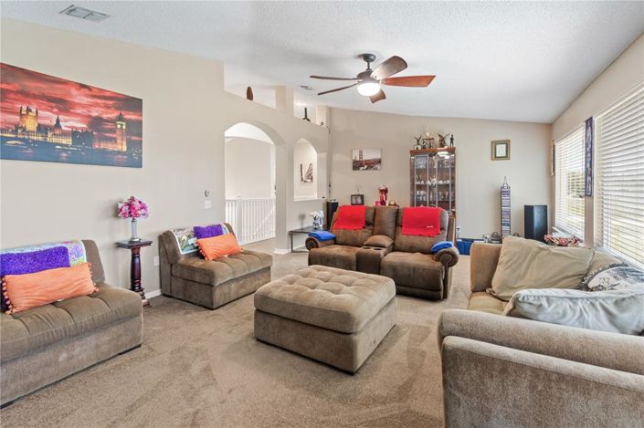 Image No.37-5 Bed Property for sale