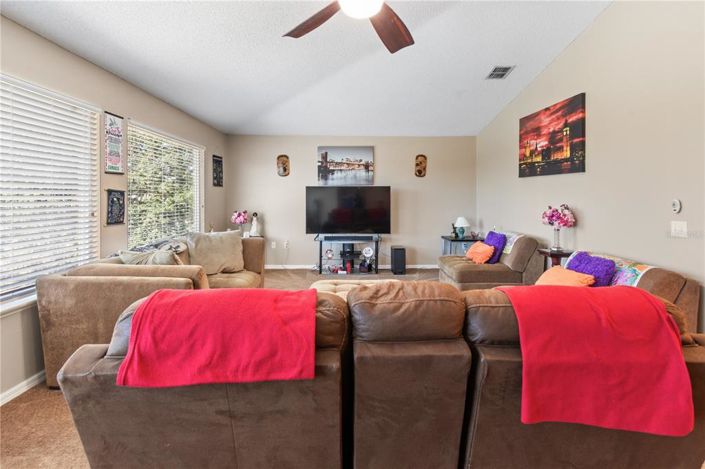 Image No.38-5 Bed Property for sale