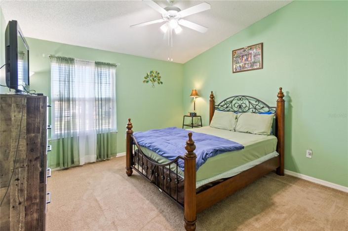 Image No.40-5 Bed Property for sale