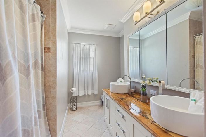 Image No.46-4 Bed Property for sale