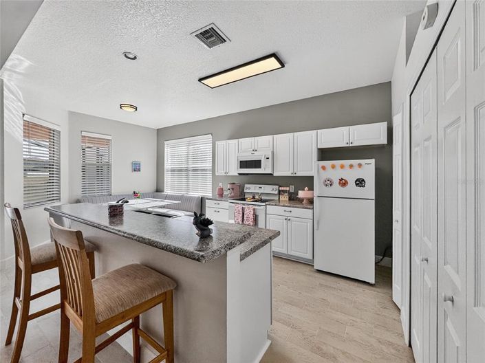 Image No.13-4 Bed Property for sale