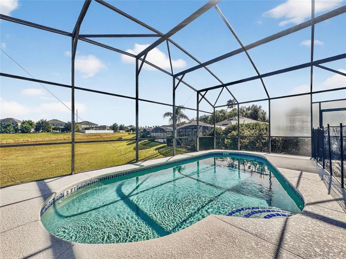 Image No.2-4 Bed Property for sale