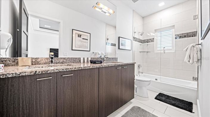 Image No.19-10 Bed Property for sale