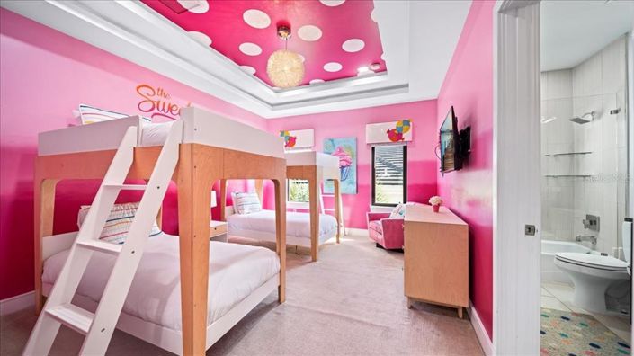 Image No.21-10 Bed Property for sale