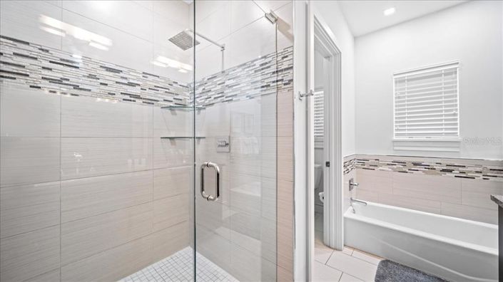 Image No.33-10 Bed Property for sale