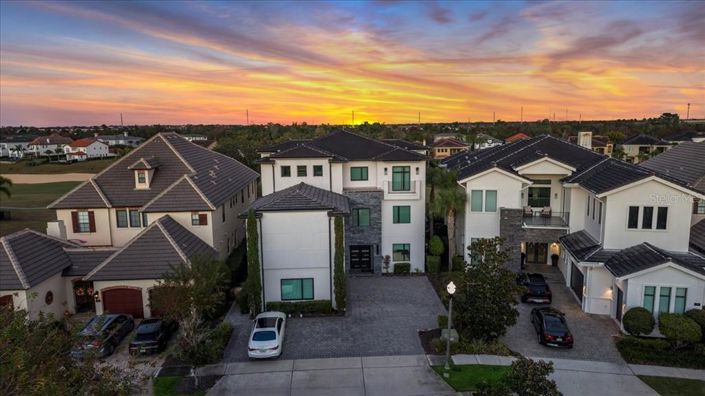 Image No.4-10 Bed Property for sale