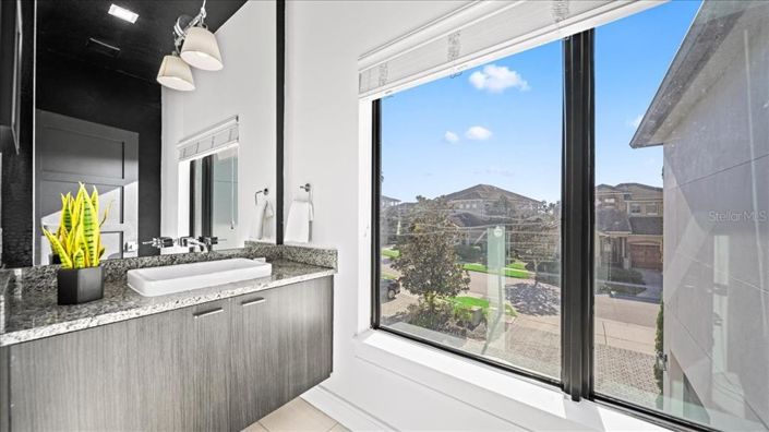 Image No.43-10 Bed Property for sale