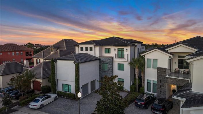 Image No.5-10 Bed Property for sale