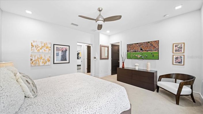 Image No.53-10 Bed Property for sale