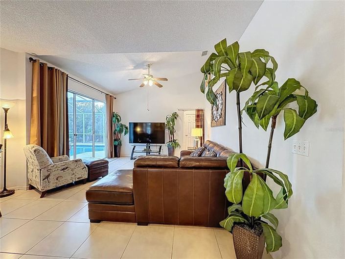 Image No.10-4 Bed Property for sale