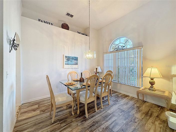 Image No.4-4 Bed Property for sale