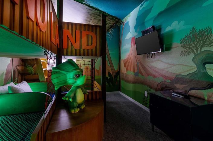 Image No.19-9 Bed Property for sale