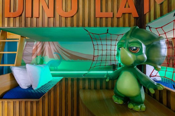 Image No.20-9 Bed Property for sale