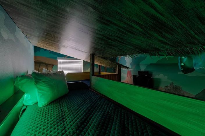 Image No.21-9 Bed Property for sale