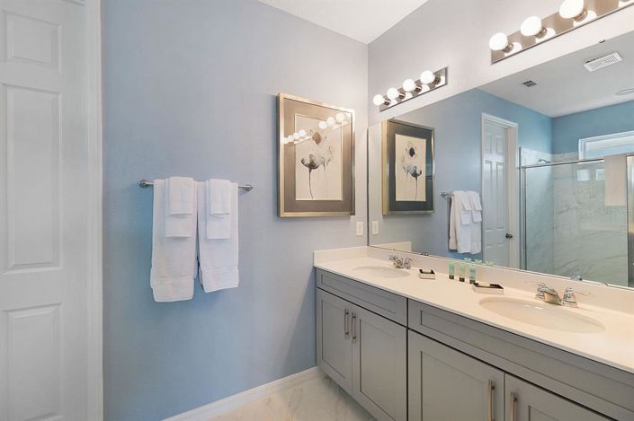 Image No.24-9 Bed Property for sale