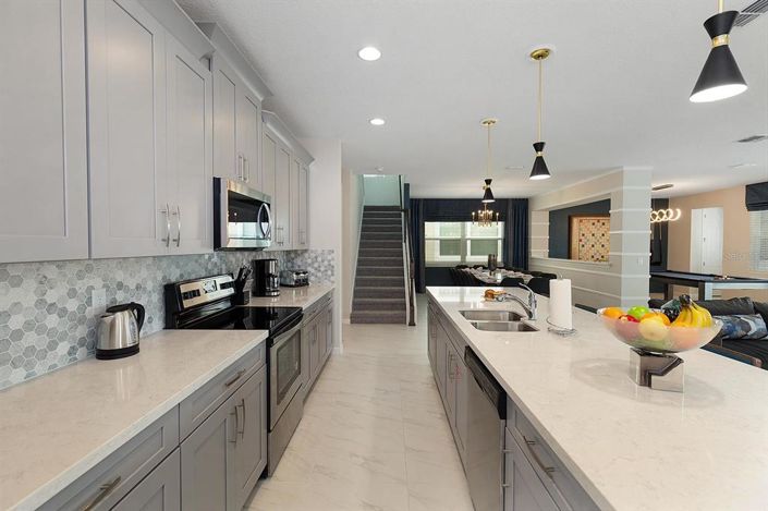 Image No.3-9 Bed Property for sale