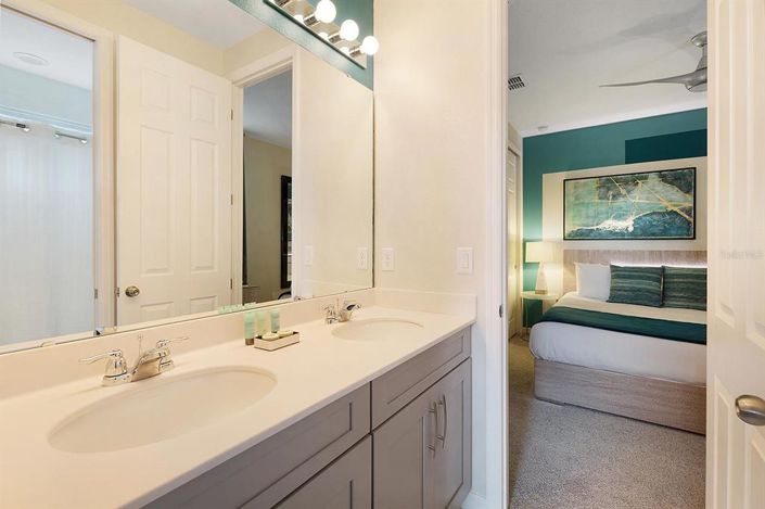 Image No.31-9 Bed Property for sale