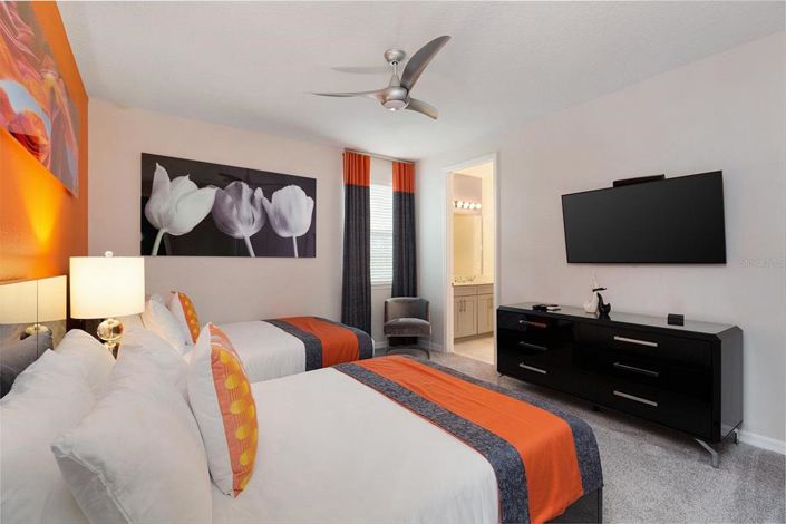 Image No.32-9 Bed Property for sale