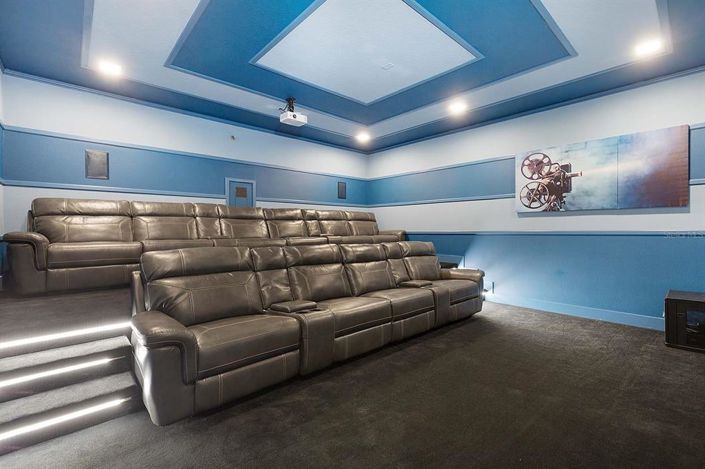 Image No.35-9 Bed Property for sale