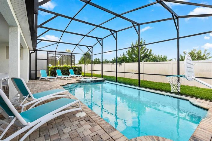 Image No.36-9 Bed Property for sale