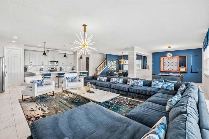 Image No.6-9 Bed Property for sale