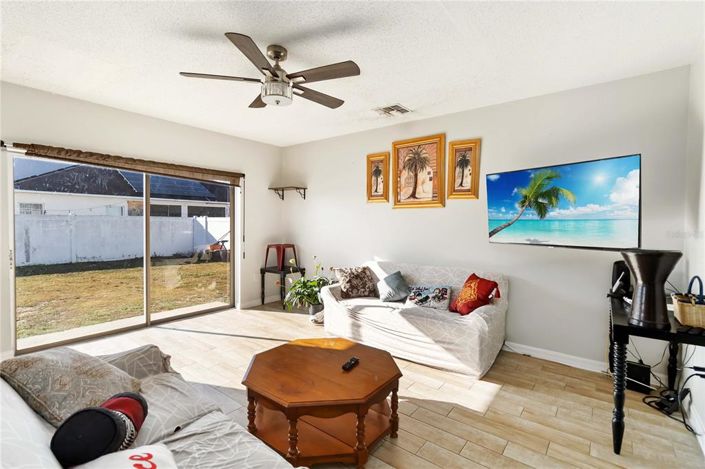 Image No.11-Propriété de 4 chambres à vendre à Kissimmee