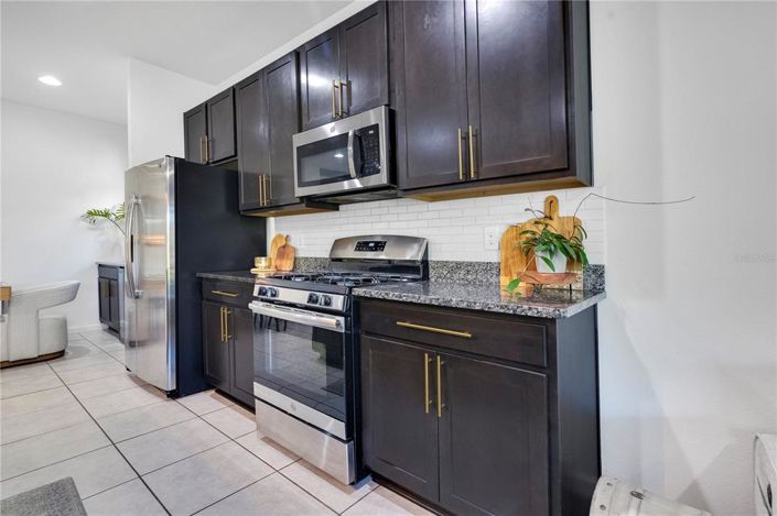 Image No.19-3 Bed Property for sale