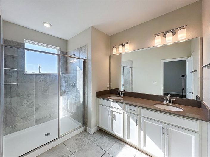 Image No.17-3 Bed Townhouse for sale