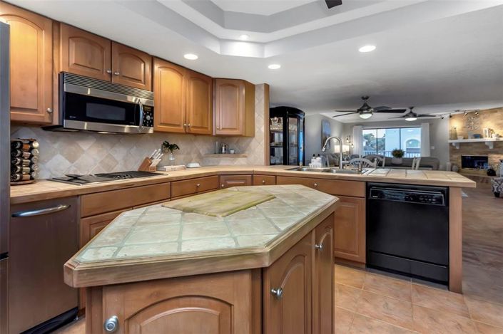 Image No.18-2 Bed Townhouse for sale