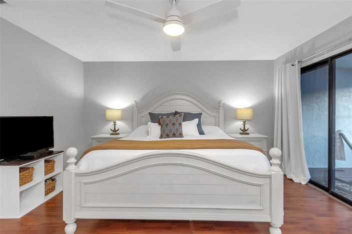 Image No.26-2 Bed Townhouse for sale