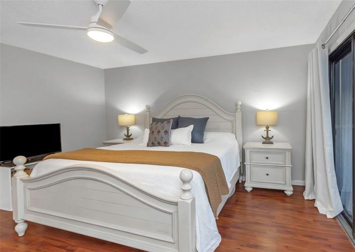 Image No.27-2 Bed Townhouse for sale