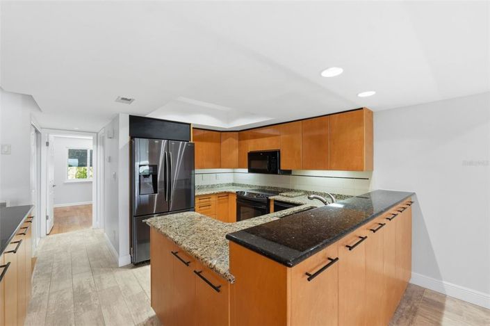 Image No.10-3 Bed Property for sale